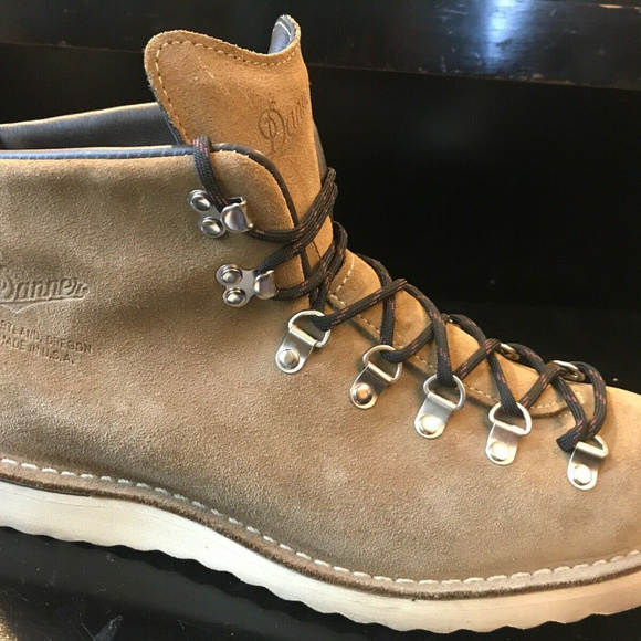 Danner Mountain Light Shoes Danner Mens Mountain Light Overton Boot Poshmark
